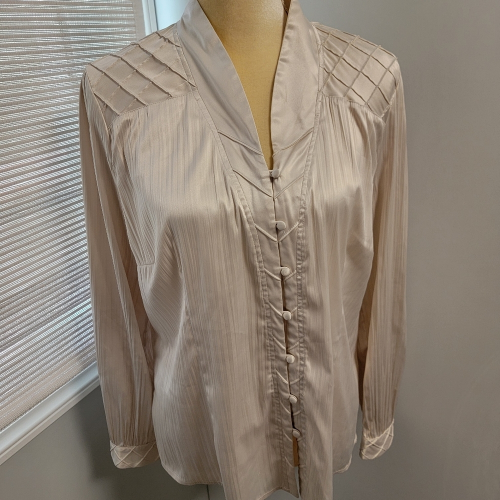 Nygard Collection Careerwear Office Dressy Blouse LS Ivory Bone Color Size 10